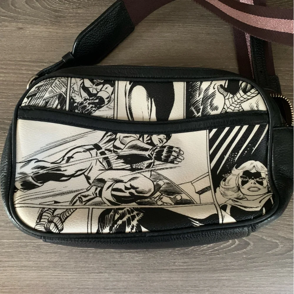 Coach Marvel Jes Crossbody Captain America Black Widow Comic Book Print Purse - Picture 9 of 16